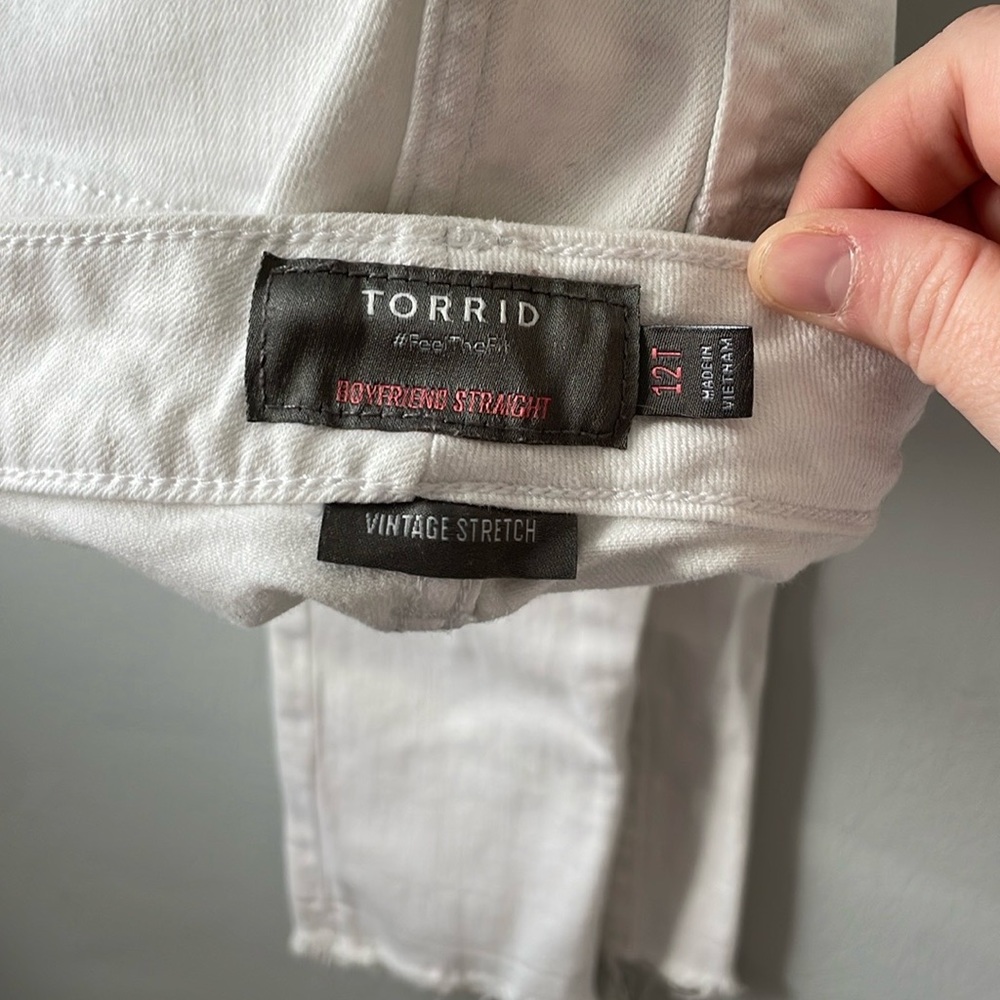 Torrid Boyfriend Straight Vintage Stretch White Jeans 12 Tall - Picture 3 of 4